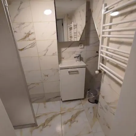 Nilgun By Azad Homes 아파트 *